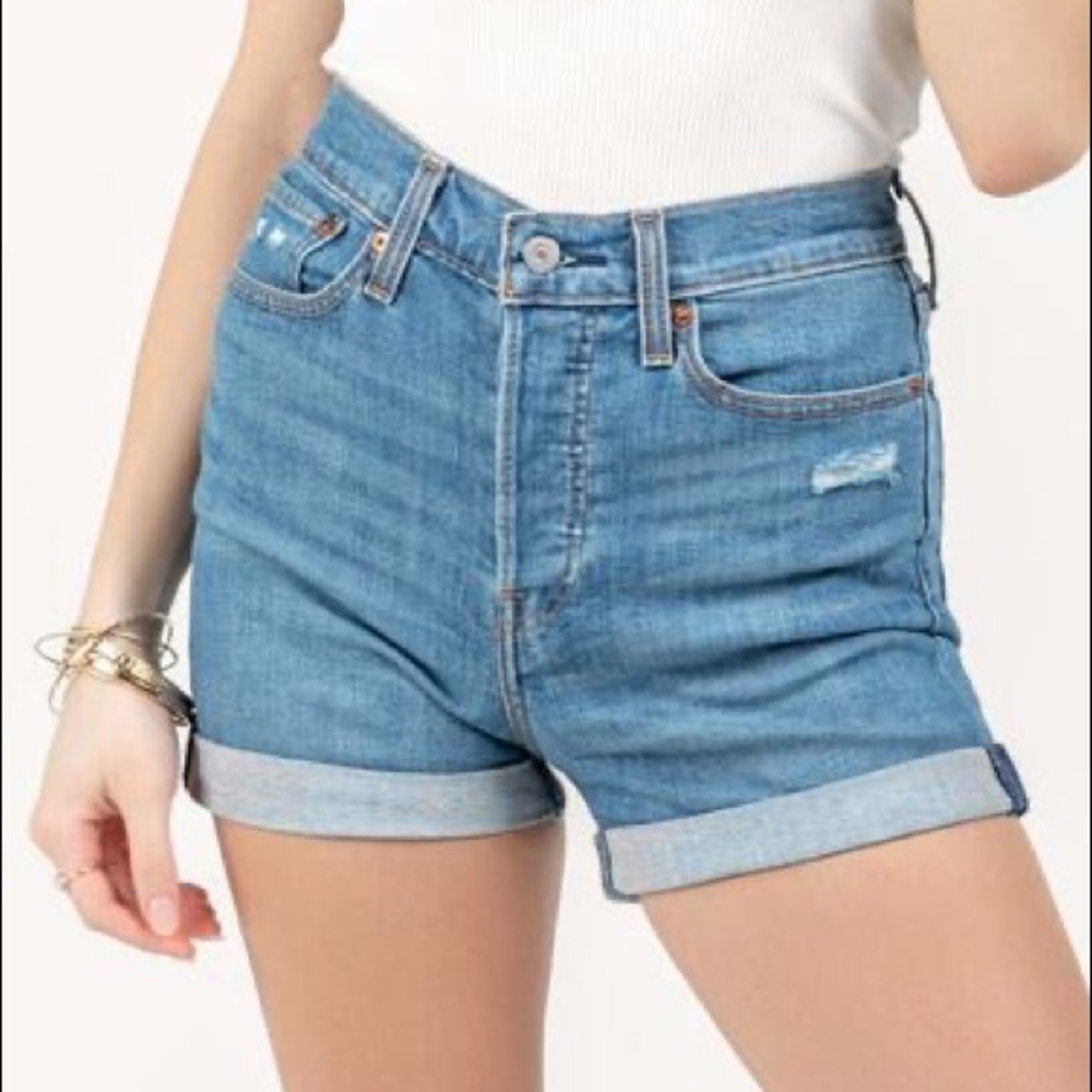 Levi’s wedgie shorts